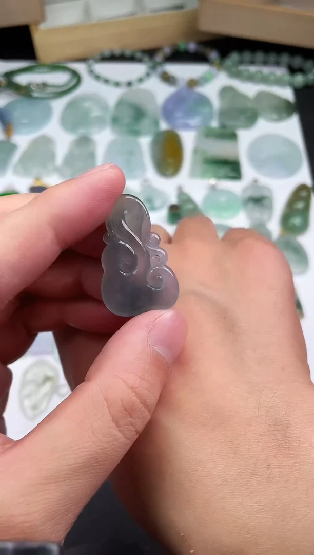 颈饰未镶嵌翡翠挂件