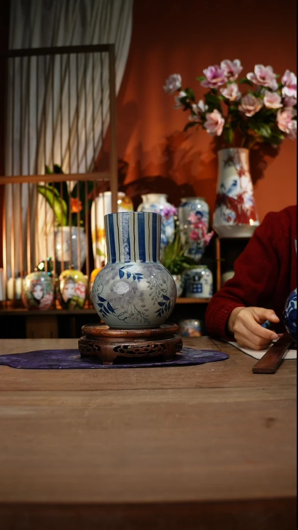 当代景德镇设计师釉下手绘陶瓷花瓶