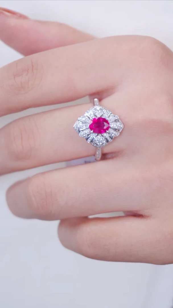 18K金镶嵌戒指红宝石【主石1.0ct   金3.51g】