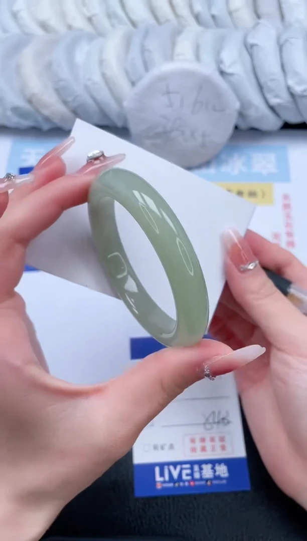 【闪购商品】石英质玉手镯未镶嵌T96-54.3