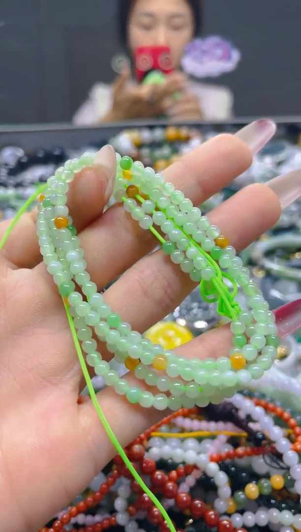 颈饰未镶嵌翡翠4MM/S/翡翠A货，一件也是批发价