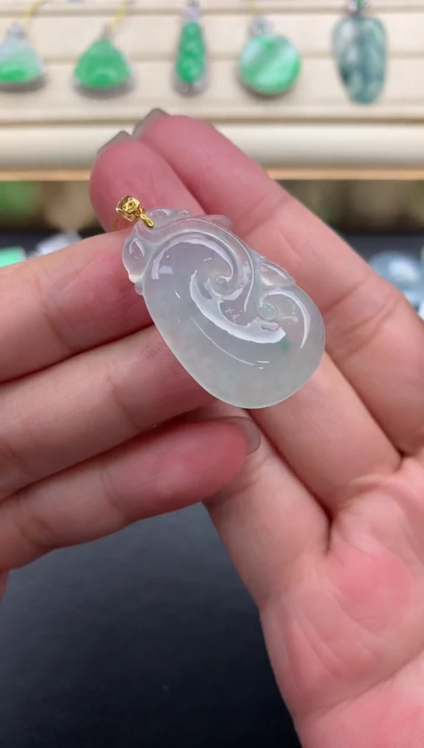翡翠18K金镶嵌颈饰A149
