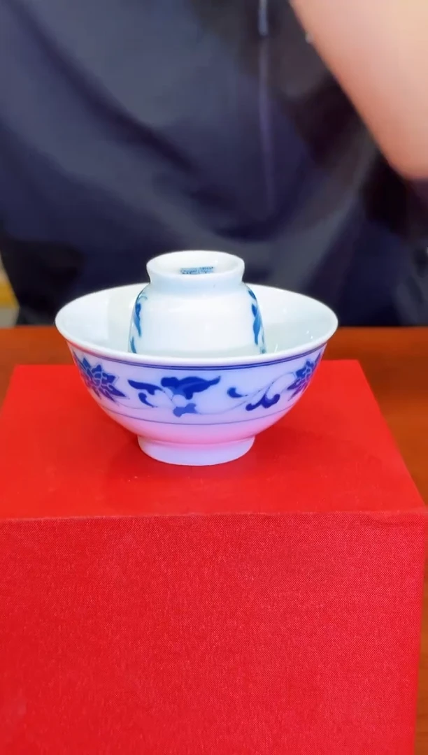 097函夏非遗釉下五彩蓝料主人杯两只