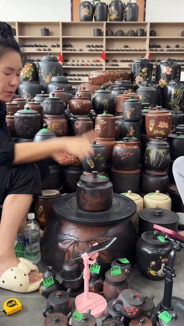罐瑕疵茶叶罐  德中荷花  963