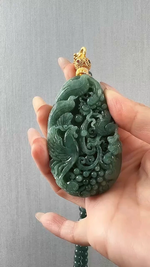 颈饰未镶嵌翡翠龙凤呈祥