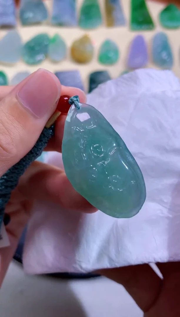 颈饰未镶嵌翡翠