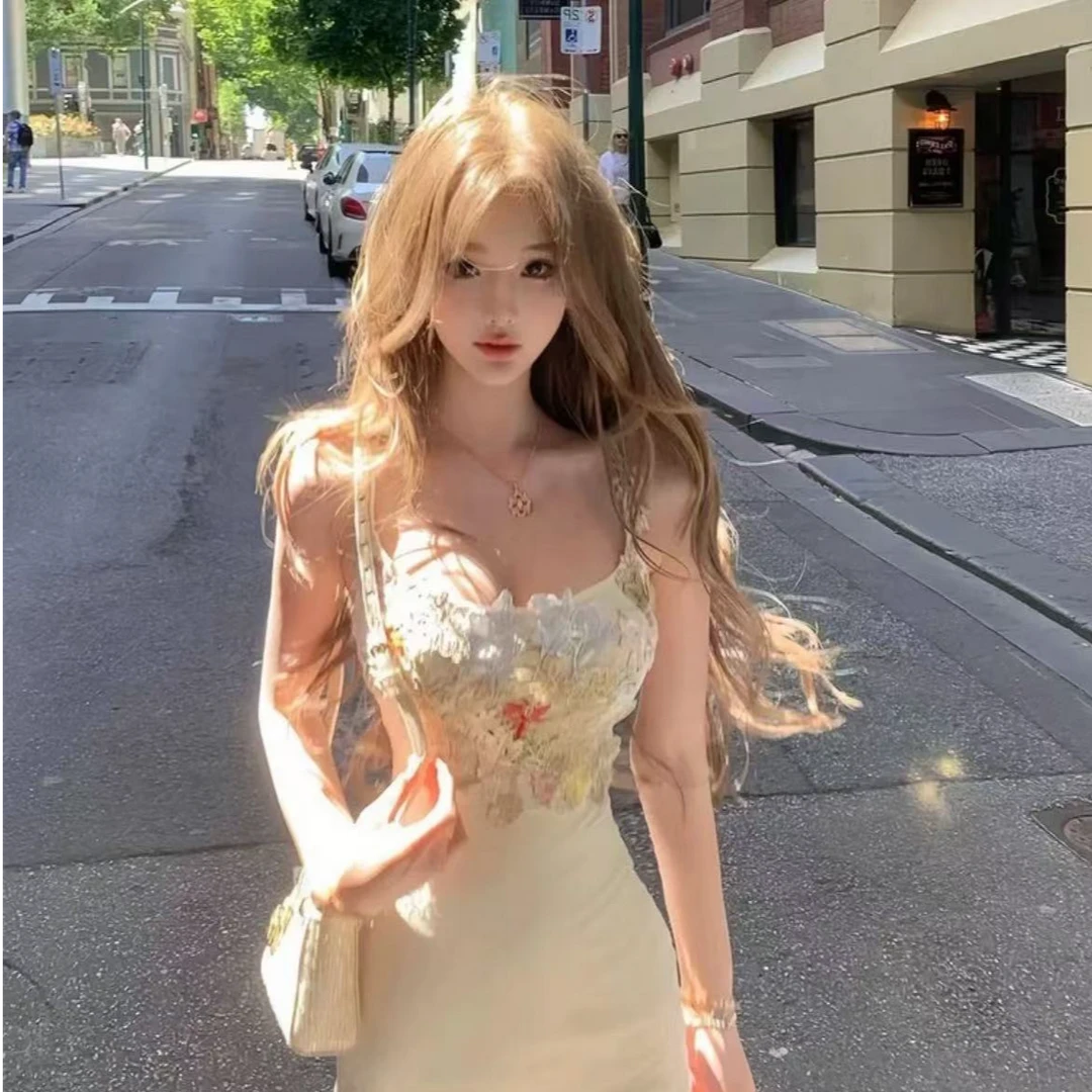 法式纯欲蕾丝网纱吊带连衣裙子女设计感收腰修身鱼尾包臀长裙春季