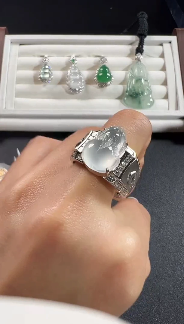 18K金镶嵌戒指翡翠KFD1224-009