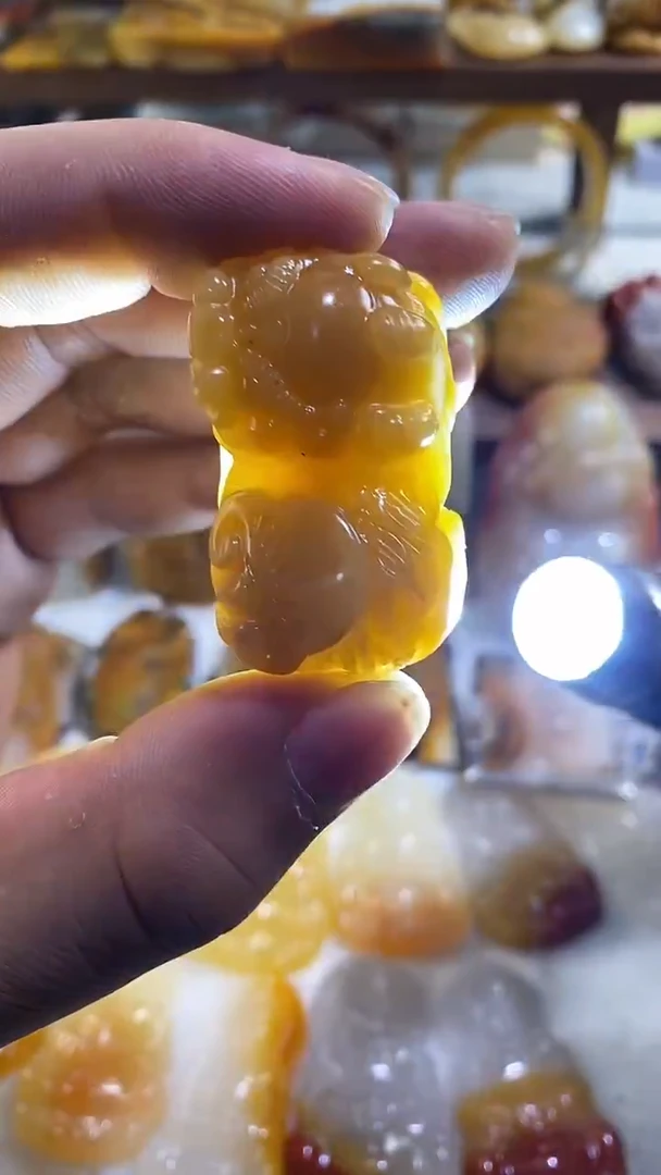 未镶嵌石英质玉（黄龙玉）吊坠(不含链)黄龙玉貔貅