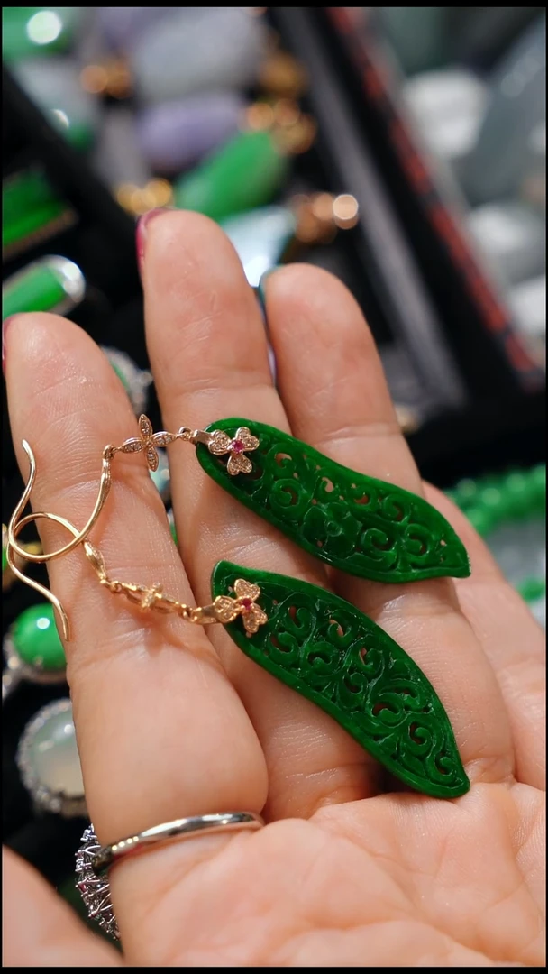 18K金镶嵌翡翠耳饰翡翠耳环