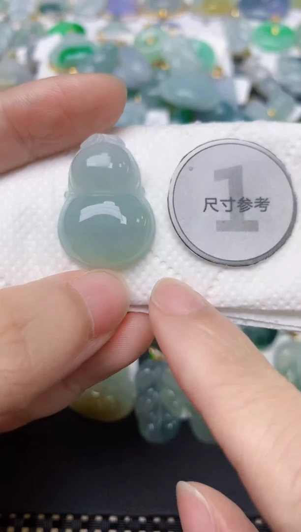 翡翠未镶嵌颈饰天然缅甸A货翡翠