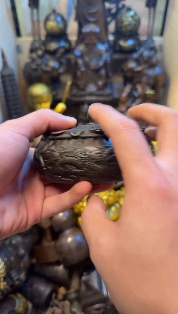 精品专属链接---【钱袋子烟灰缸】