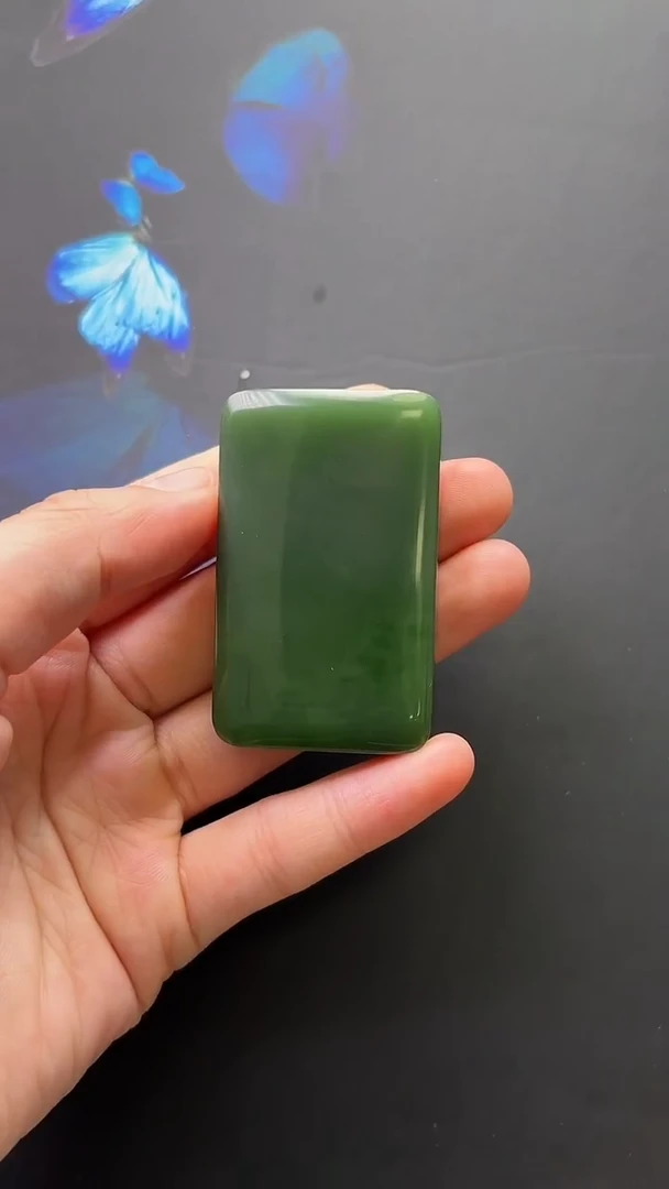 颈饰未镶嵌和田玉吊坠