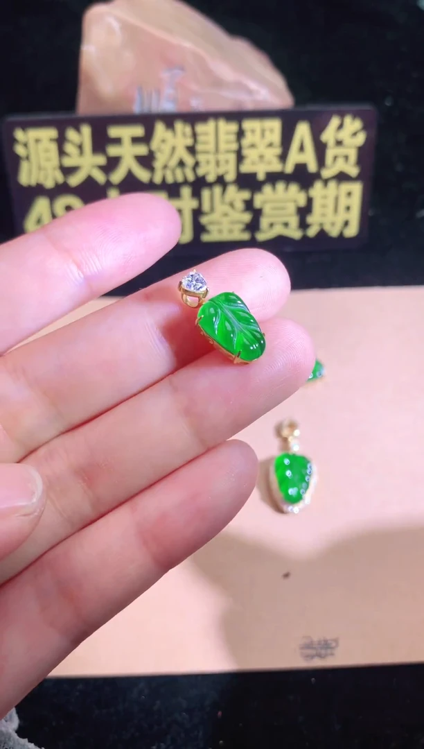 翡翠银S925镶嵌颈饰源头翡翠工厂一手货源