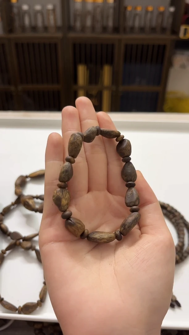 沉香沉香碎屑不规则树钉6克+