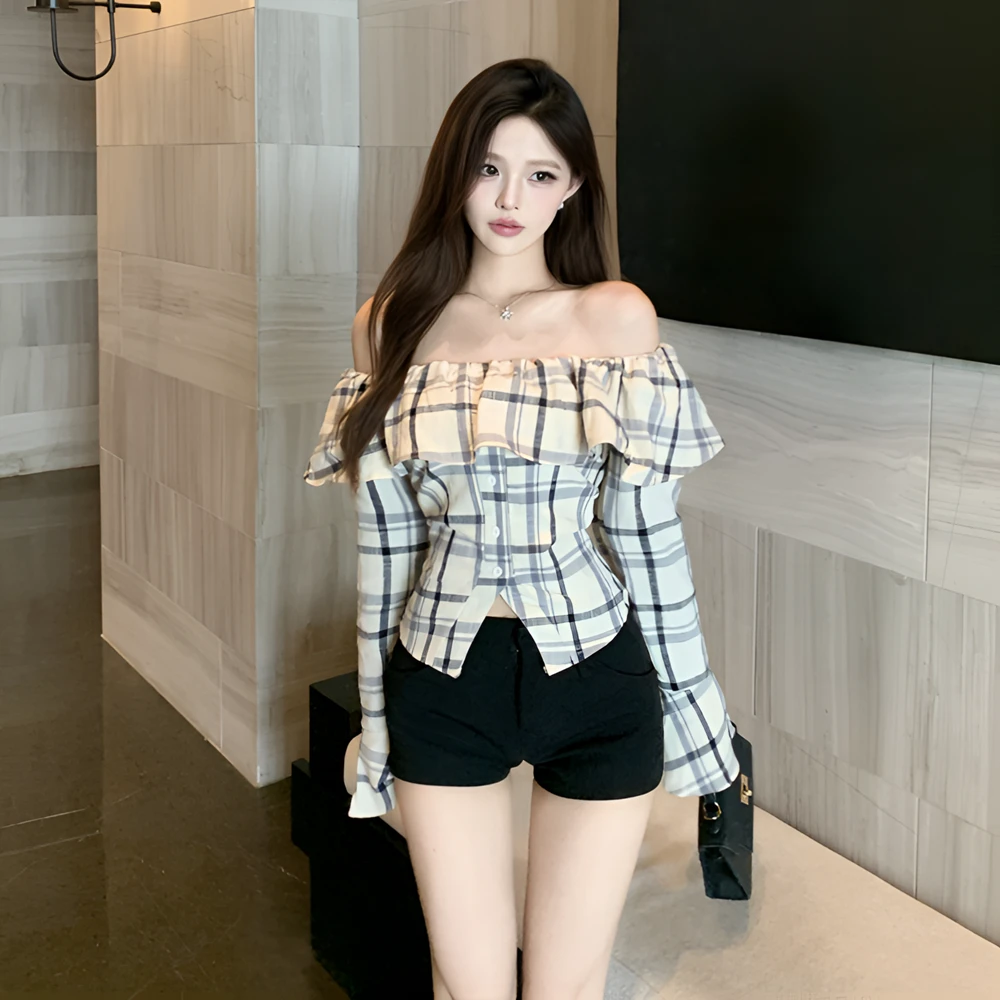 早秋新款法式复古清新格纹一字肩上衣女辣妹性感修身衬衫短款小衫