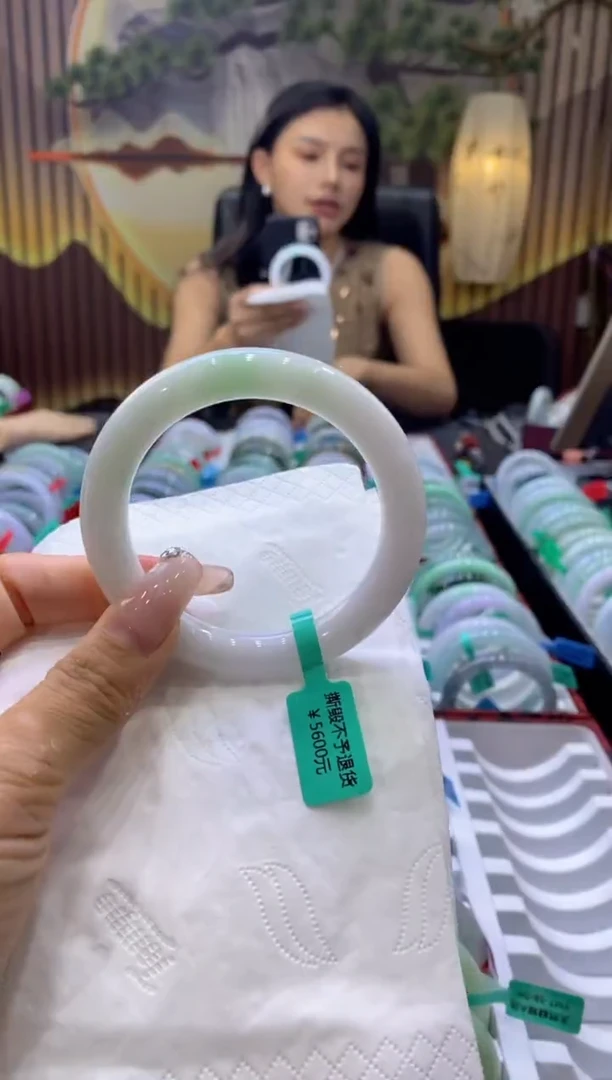 翡翠手镯未镶嵌00004379