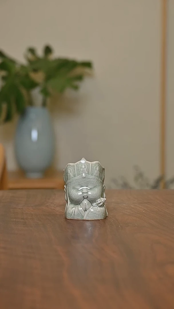 X**号小摆件 豆绿釉 微瑕 无款