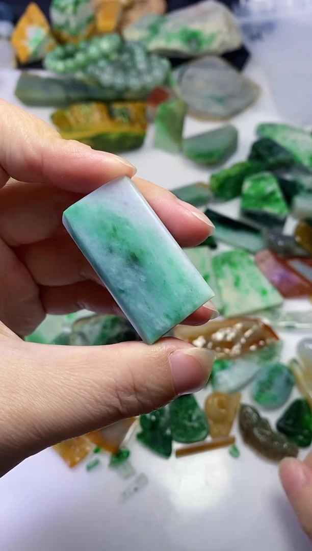颈饰未镶嵌翡翠100天然翡翠