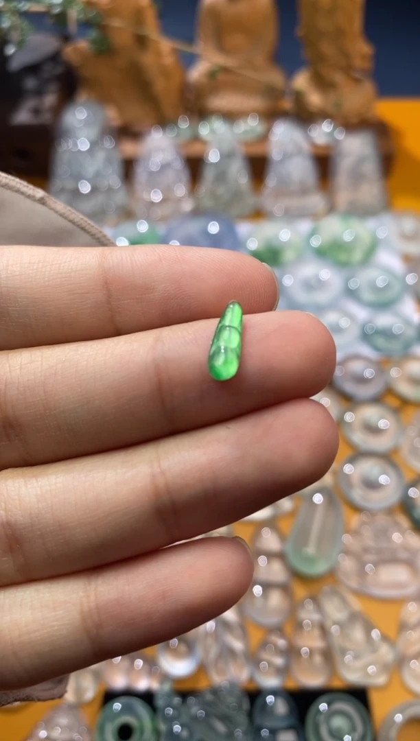 【闪购商品】定制翡翠未镶嵌福豆11.6*3.9*1.7