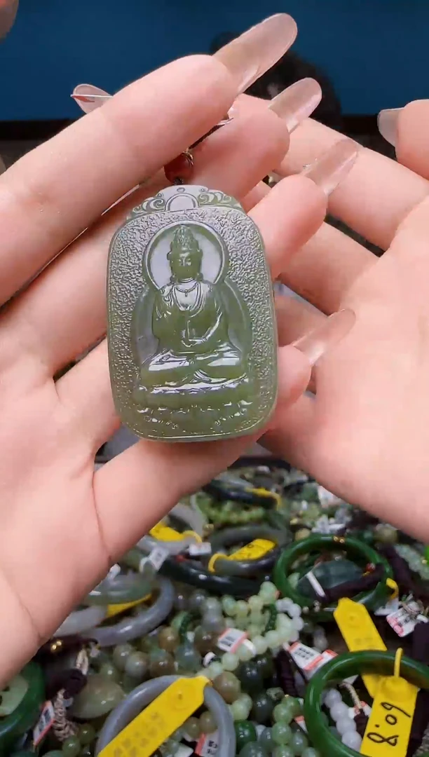 颈饰未镶嵌和田玉1