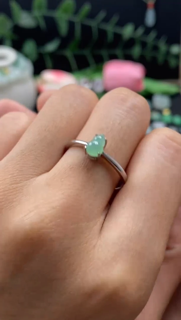 【闪购商品】翡翠戒指银S925镶嵌翡翠果绿葫芦戒指