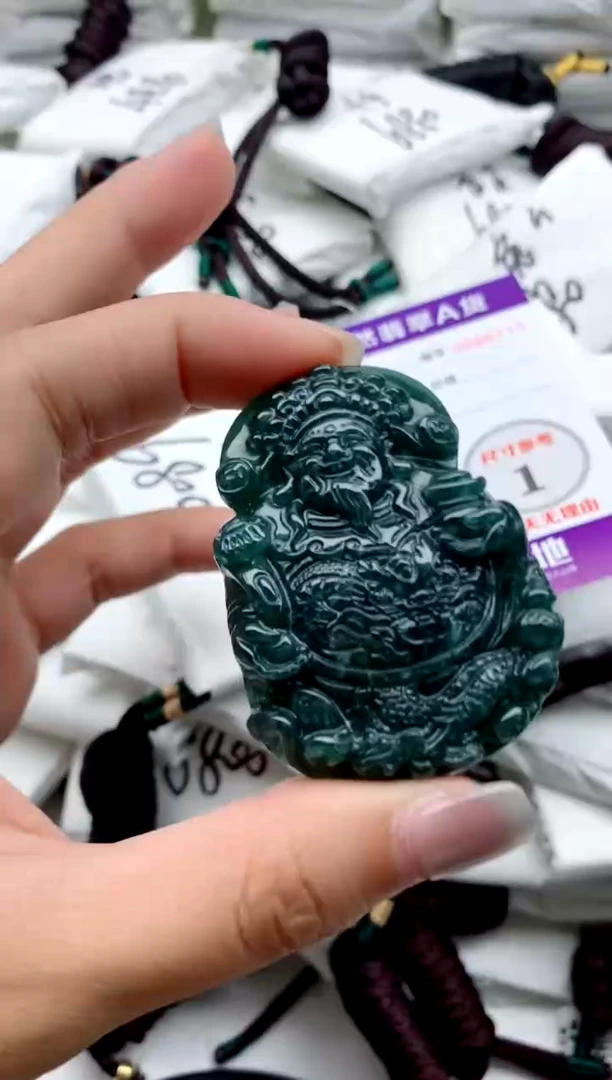 翡翠未镶嵌颈饰0000000000