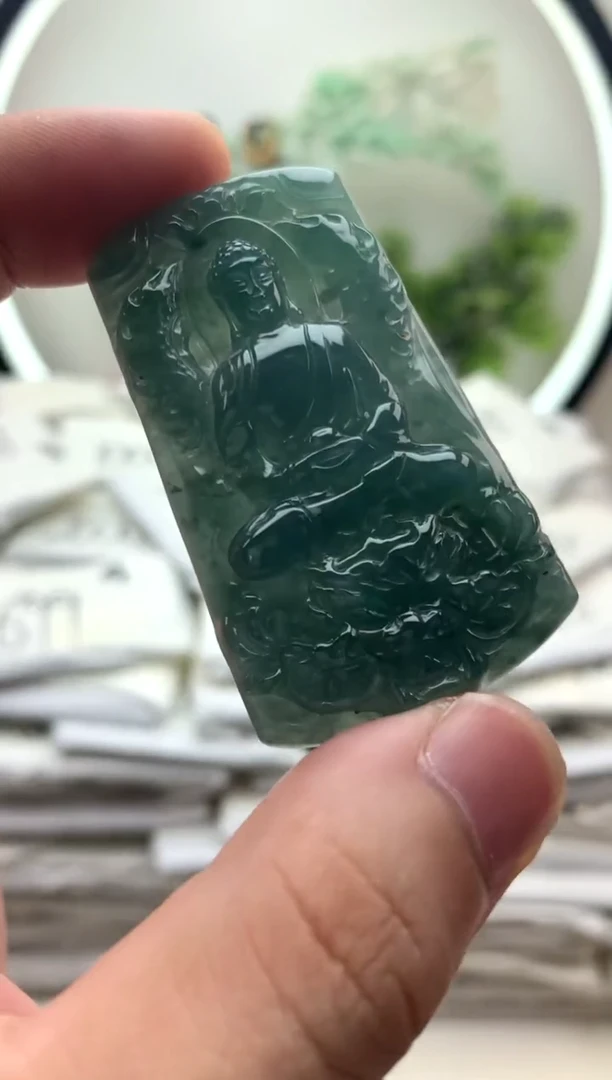 颈饰未镶嵌翡翠大日如来