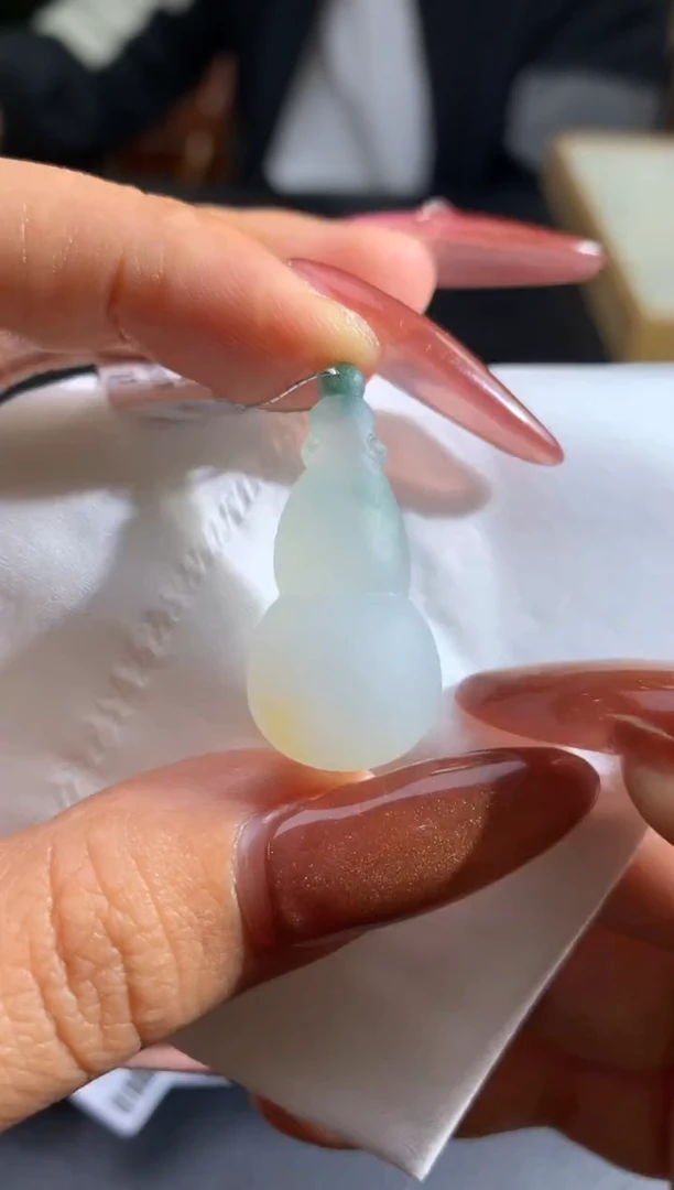 未镶嵌定制翡翠玺**梢翡翠