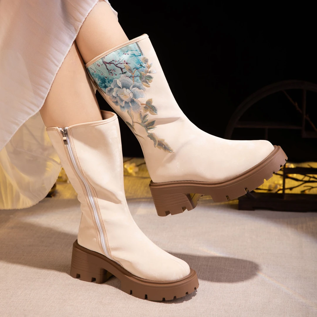 冬季原创民族风复古刺绣靴子高跟古风绣花棉靴女国风骑士靴女秋冬