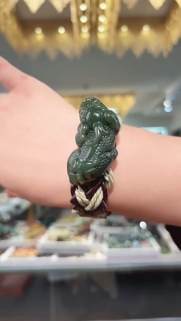 颈饰未镶嵌和田玉手牌