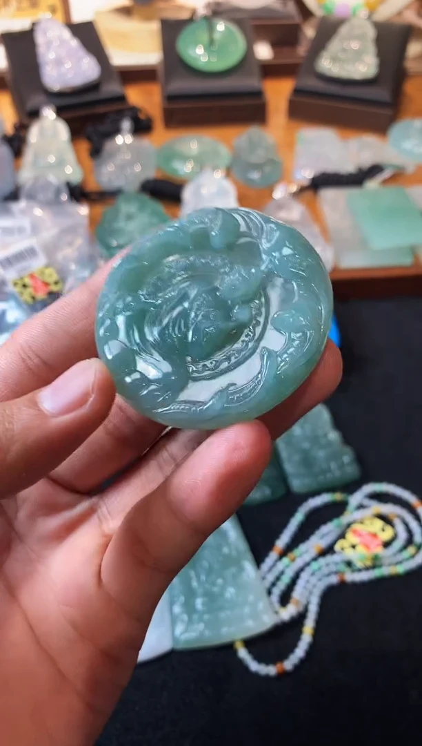 未镶嵌定制翡翠中**学  S毛货不退不换