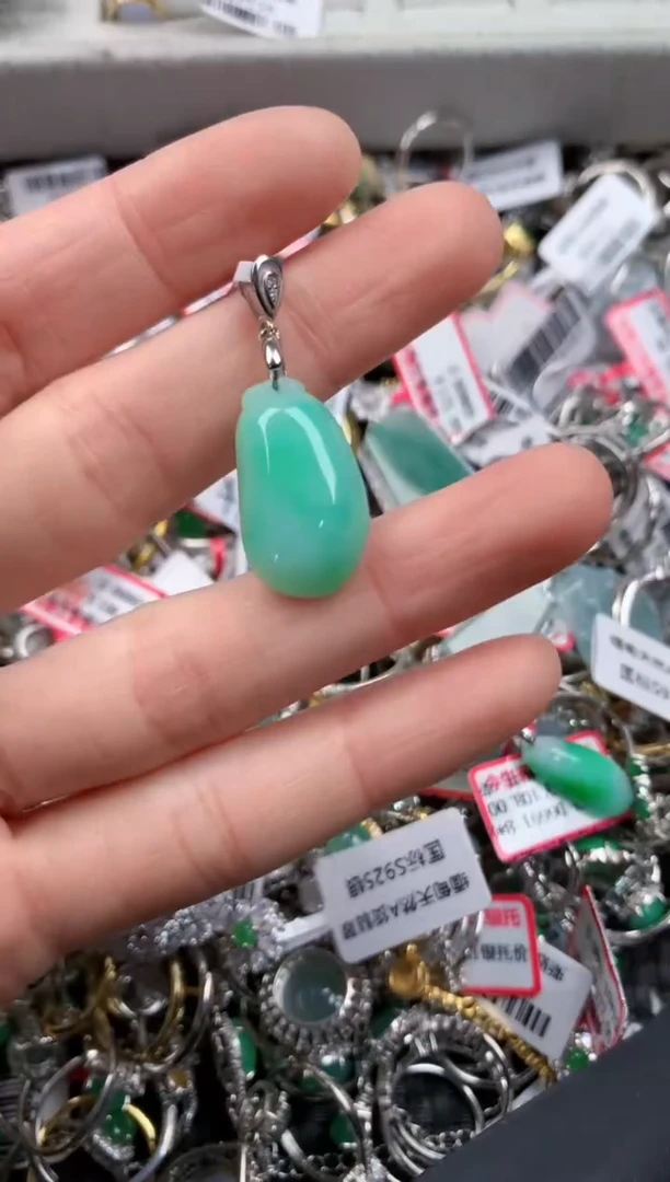 银S925镶嵌戒指翡翠3      3