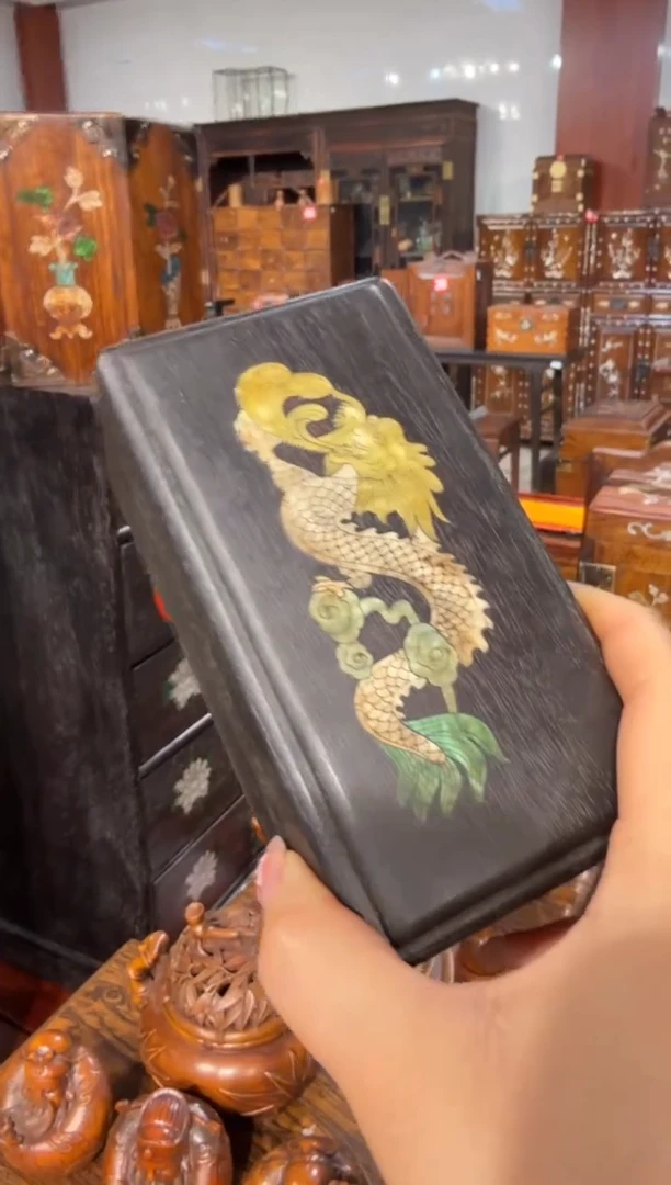 木木头款紫檀龙机关盒98.8888888