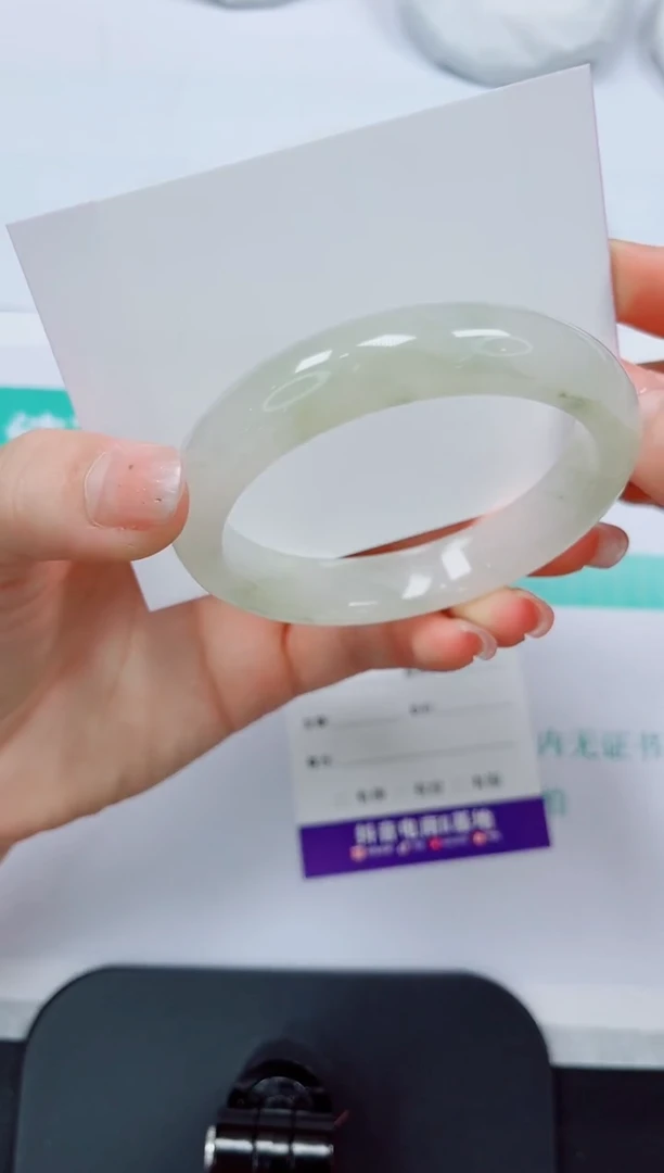 石英质玉手镯未镶嵌67/58.5