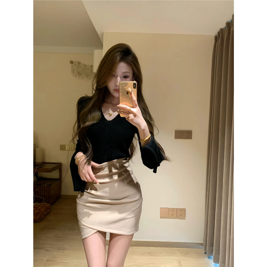 韩系气质女神2025秋季新款性感V领弹力修身长袖上衣包臀短裙套装