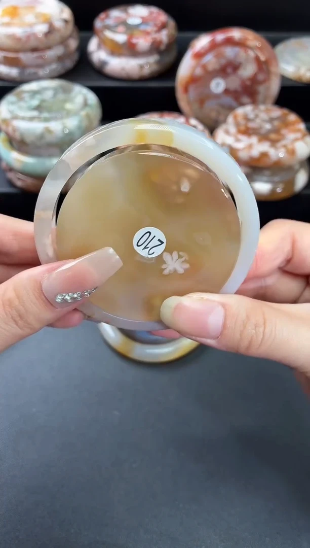 手镯玛瑙/玉髓未镶嵌石英质玉59圈(赠送镯心)圈口建议拍大