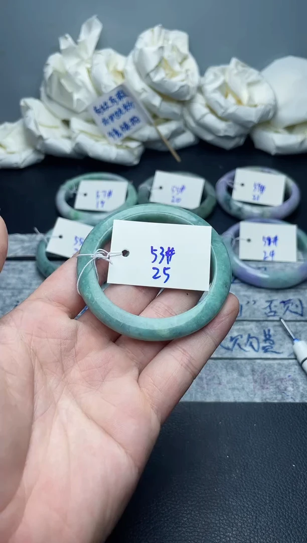 未镶嵌手镯翡翠25