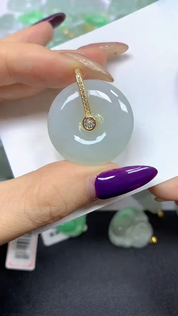 颈饰未镶嵌翡翠