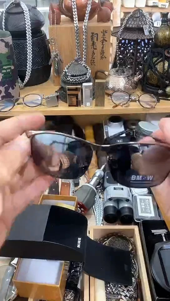 瓷片闪购商品  如图所示