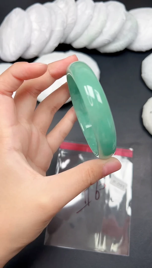 精品手镯，一物一拍P095