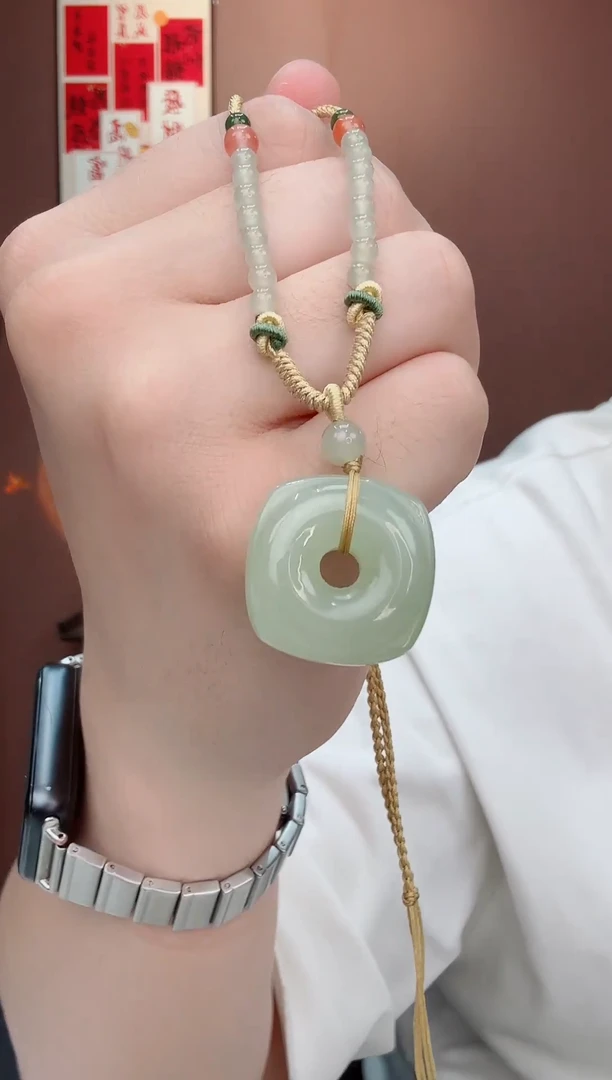 吊坠(赠链)未镶嵌和田玉25mm方圆扣