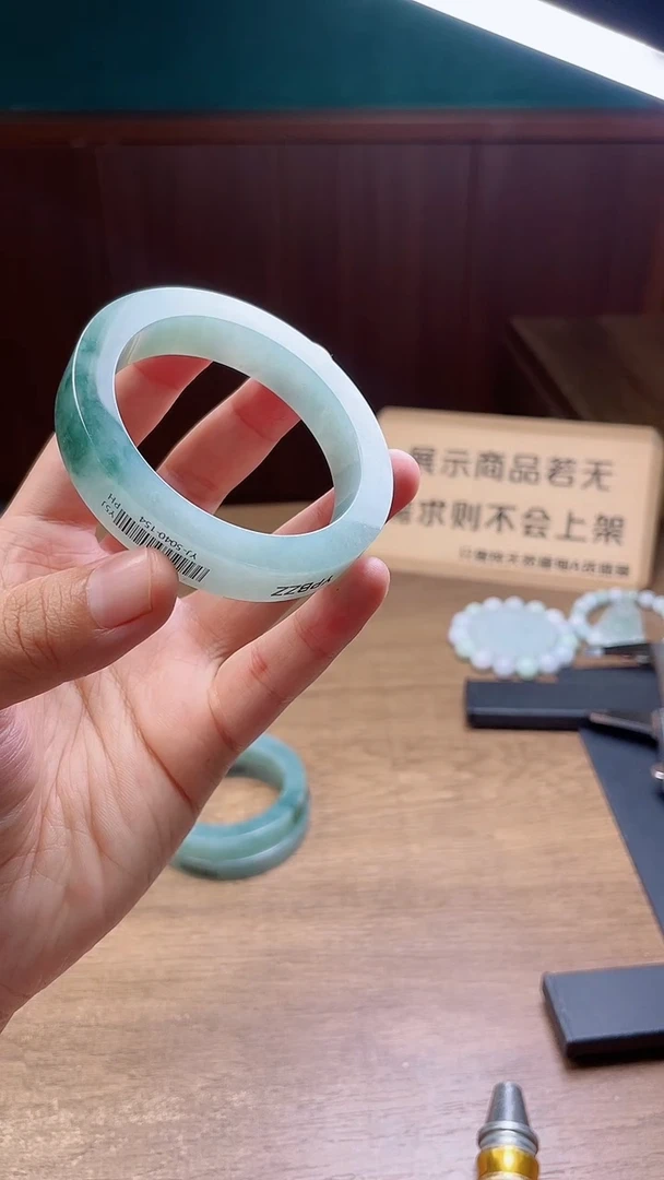 定制翡翠手镯未镶嵌定制