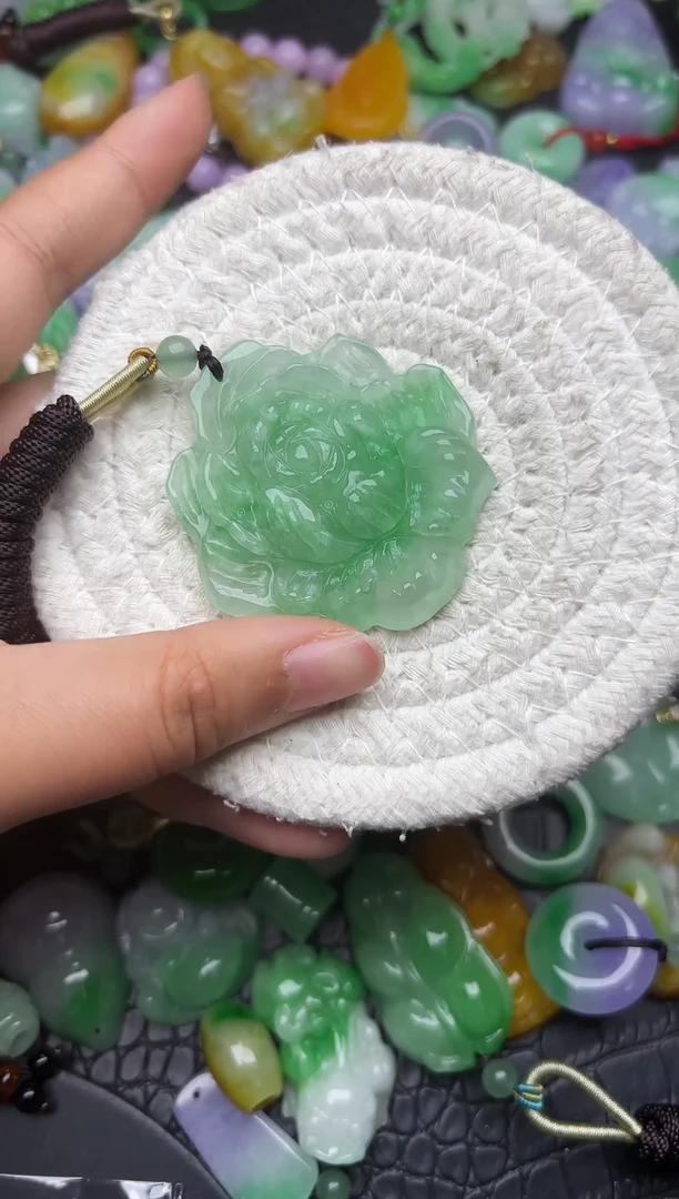 颈饰未镶嵌翡翠缅甸翡翠吊坠
