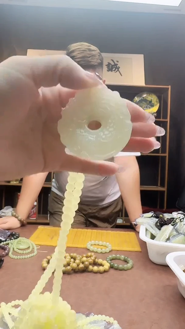 未镶嵌蛇纹石玉手串多样性随机发货其一