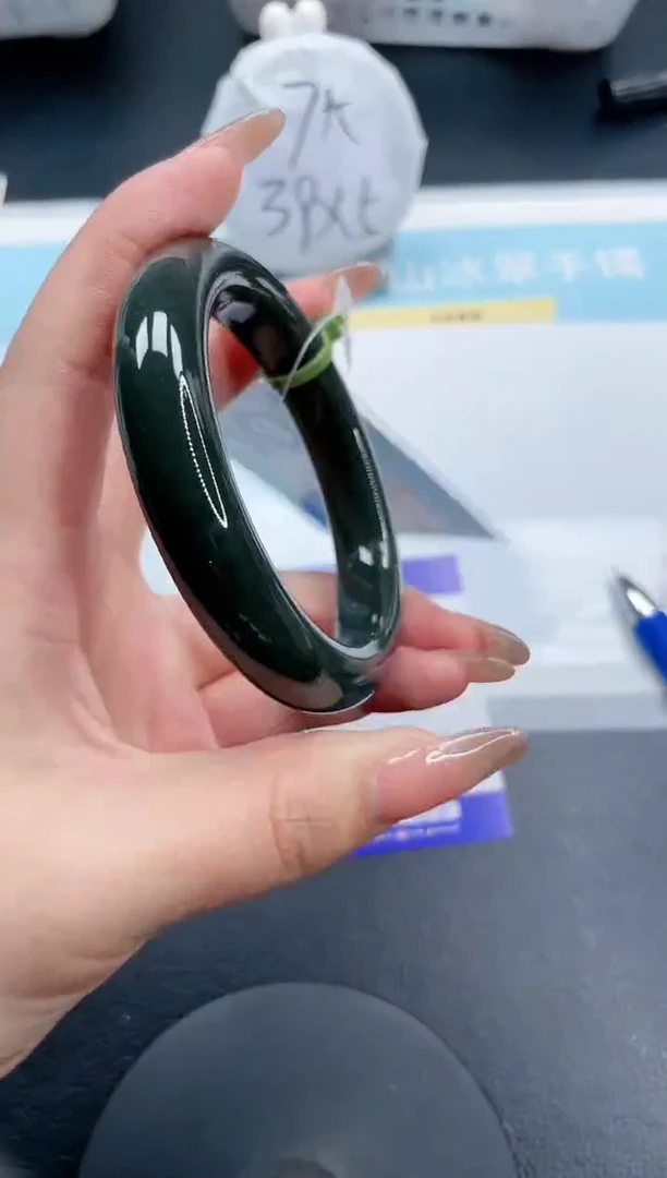 【闪购商品】和田玉手镯未镶嵌17S56-56