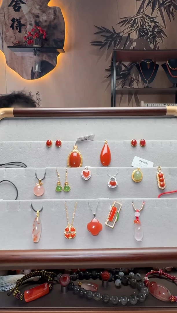 未镶嵌（吊坠展示链接，感兴趣的可以点菜）南红玛瑙