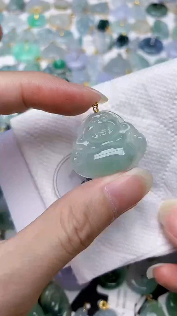 颈饰18K金镶嵌翡翠天然A货翡翠