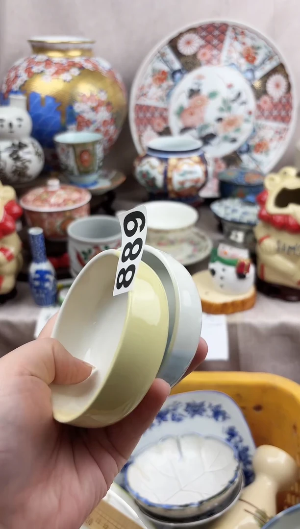 摆件好看的瓷器，默认微瑕，介意慎拍