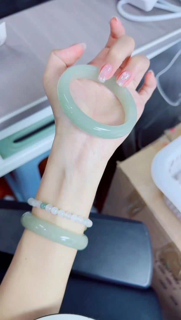 石英质玉手镯未镶嵌176/58